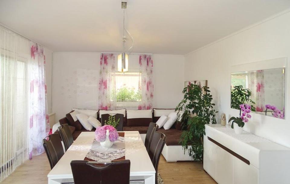 Apartmaji Cujez Recica ob Savinji ภายนอก รูปภาพ
